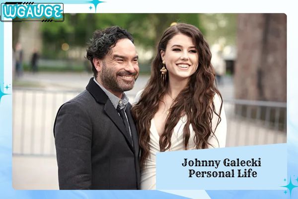 Johnny Galecki Personal Life